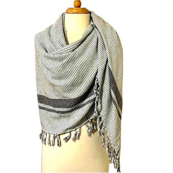 Maison Scotch Large Amsterdams Blauw Blue and White Cotton Tasseled Scarf - Picture 2 of 6